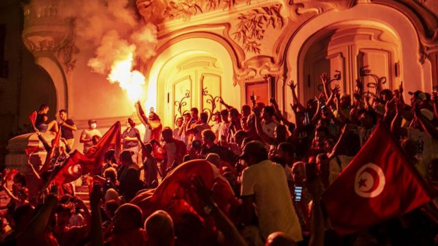 Tunus'ta kutlamalar
