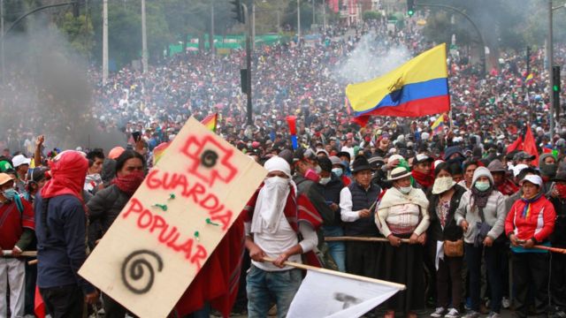 El rechazo al fin de los subsidios al combustible ha generado movilizaciones masivas en Ecuador.