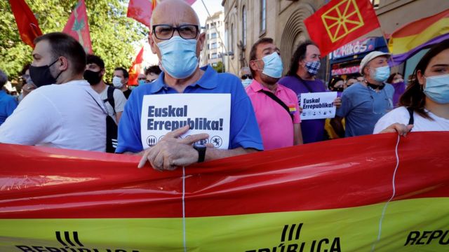 Anti-monarchy demonstrators in Pamplona