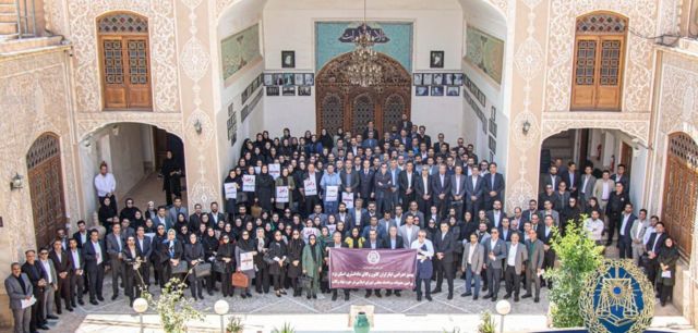 تجمع اعتراضی اعضای کانون وکلای یزد‍