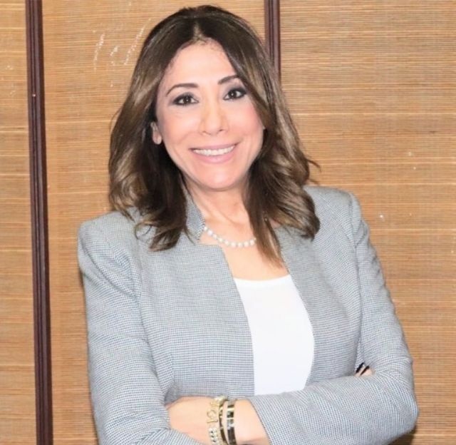 فيوليت غزال، إعلامية اقتصادية لبنانية