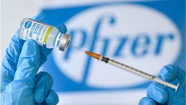 Pfizer n'a pas pris de financement extérieur, mais son partenaire BioNTech a été soutenu par le gouvernement allemand