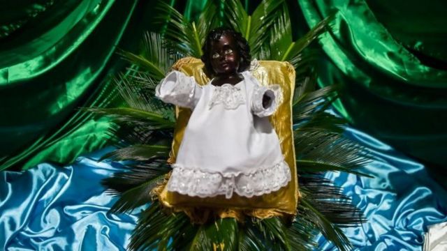 Boneco de Menino Jesus negro