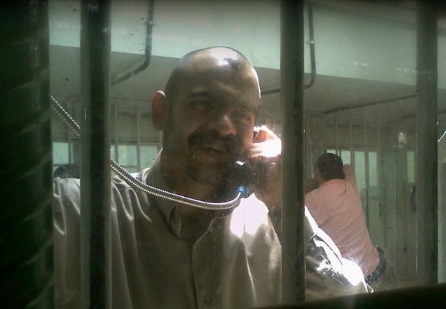 کسری نوری در حال حاضر در زندان عادل‌آباد شیراز در «تبعید» است
