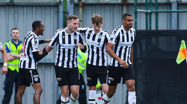 St Mirren's James Scott (C) celebrates scoring to make it 1-0 with teammates (L-R) Jaden Brown, Mark O'Hara and Mikael Mandron during a cinch Premiership match between St Mirren and Heart of Midlothian at the SMiSA Stadium