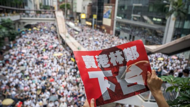 去年反修例风波是香港历来最大的社会政治动荡。