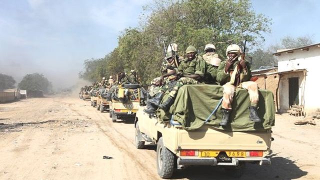 Ces quatre personnes interpellées au lendemain de la mort des 10 militaires à Massaguet dans la nuit de mardi, sont immédiatement révoqués.