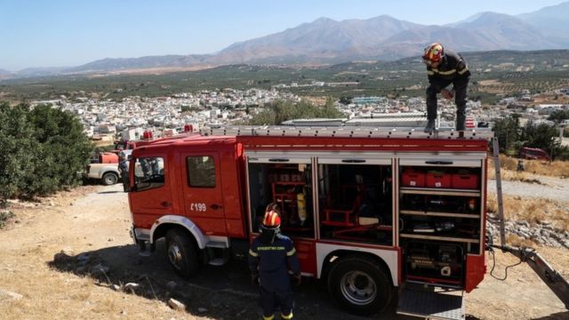 Στον σεισμό των 5,8 βαθμών που σημειώθηκε στο νησί της Κρήτης στις 27 Σεπτεμβρίου, 1 άτομο έχασε τη ζωή του, 10 άτομα τραυματίστηκαν και μερικά σπίτια υπέστησαν ζημιές.