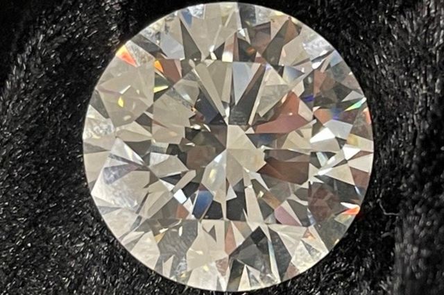 模造宝石を断捨離しようとしたら 実は時価3億円以上のダイヤモンド イギリス cニュース