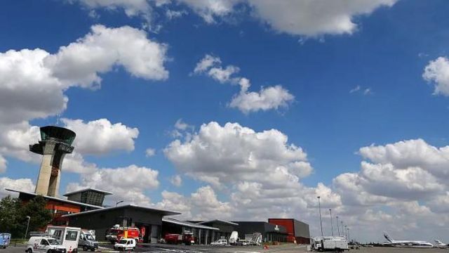 பிரான்ஸ் விமான நிலையம்