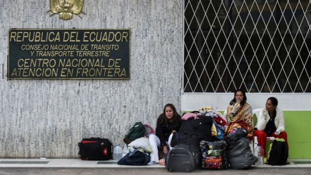 Desde el pasado fin de semana, los venezolanos deben disponer de un pasaporte "válido y vigente" para ingresar en Ecuador.