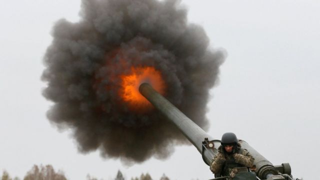 Украинская самоходная гаубица 2С7 "Пион" на учениях под Киевом