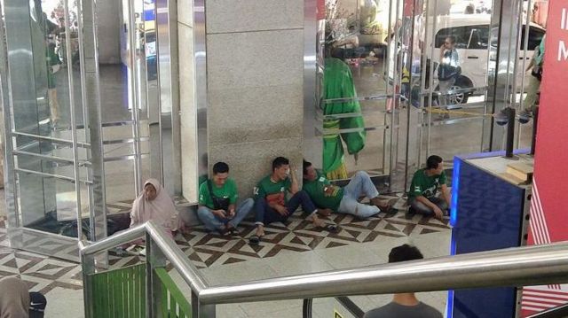 Pasar Tanah Abang Sepi, TikTok Shop Dilarang Berjualan - 'Toko Saya ...