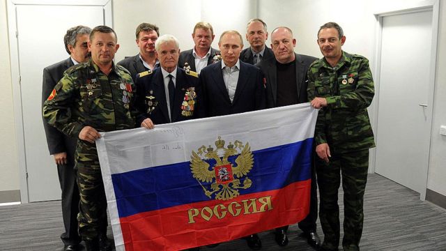 Tổng thống Putin và cựu binh phục vụ ở Afghanistan, chụp năm 2014