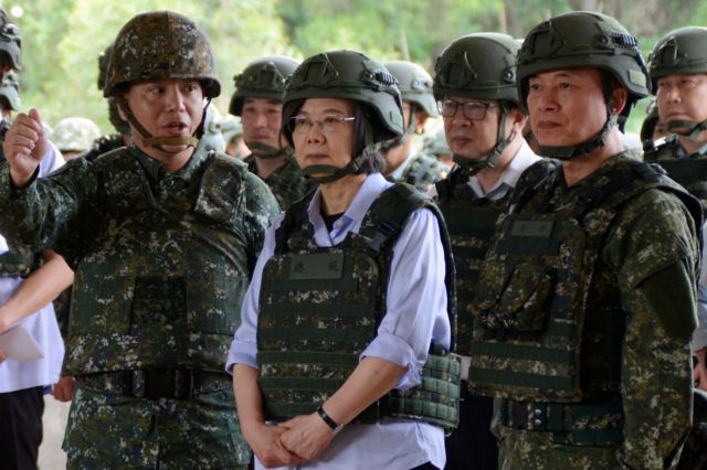 Bà Thái Anh Văn giám sát công tác quân huấn tại một căn cứ quân sự dự bị ở Đào Viên vào tháng 5 năm 2023