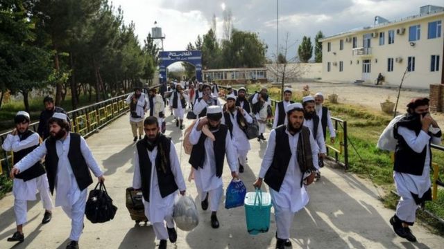 حکومت افغانستان میگوید در سه روز عید بیشتر از ۳۰۰ زندانی طالب را رها کرده