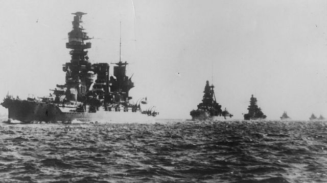 Barcos de guerra japoneses en la Malasia británica.
