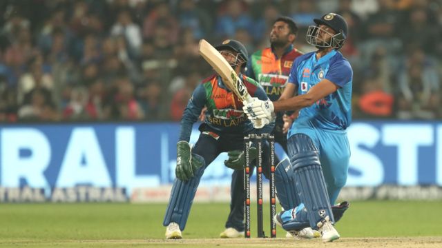 இந்திய அணியை இறுதி வரை இழுத்துச் சென்ற சூர்யகுமார்: வெற்றியை கைப்பற்றிய இலங்கையின் பவர் பிளே