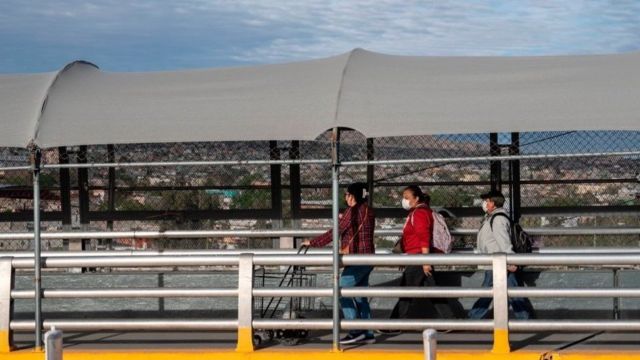 EE.UU. cerró su frontera con México y limitó el intercambio entre los dos países a viajes esenciales.