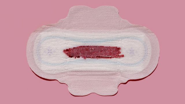 Menstruação com pedaços de sangue é normal?  Qual a quantidade normal de  fluxo menstrual? As 4 principais causas de menstruação com coágulos O que  piora o fluxo menstrual? O que é