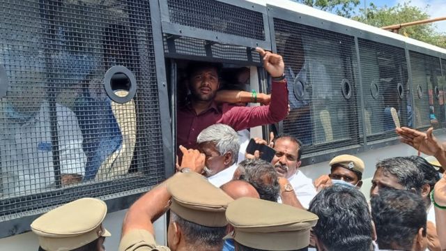 எஸ்.பி.வேலுமணி