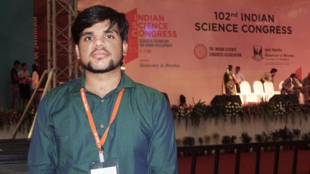 अभिनव वर्मा के मुताबिक उन्हें प्रधानमंत्री ने सम्मानित किया था.