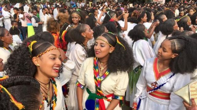 የሃገሪቱ ፖለቲካዊ ሁነቶች በአልባሳት አሰያየም ላይ - BBC News አማርኛ