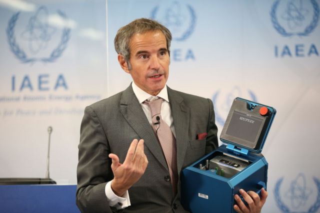 ر﻿افائل گروسی مدیر کل آژانس تاکنون برای حل مساله همکاری آژانس و ایران چندین بار به ایران سفر کرده