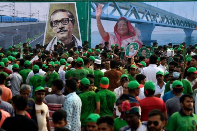 বিভিন্ন রাজনৈতিক কর্মসূচী নিয়ে রাস্তায় সক্রিয় আছে আওয়ামী লীগ।