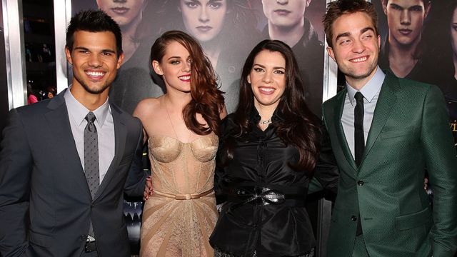 New Twilight book: 'Fans grew up with criticism of the originals' - BBC News