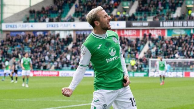 Adam Le Fondre in action for Hibs
