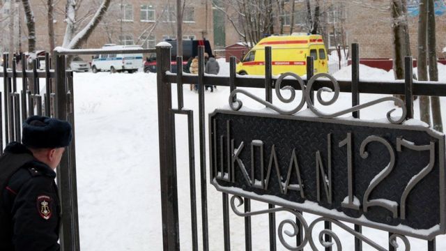 В январе 2018 года двое 16-летних подростков с ножами ранили 15 человек в школе номер 127 в Перми