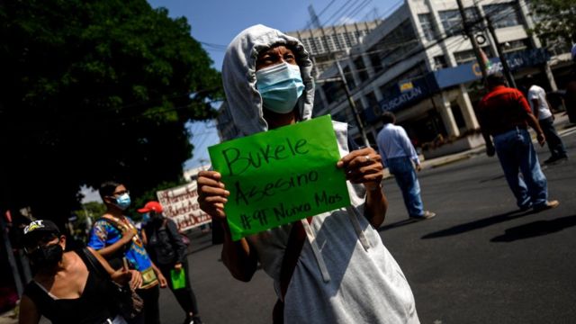 Protestas antiBukele en El Salvador el pasado 9 de febrero.