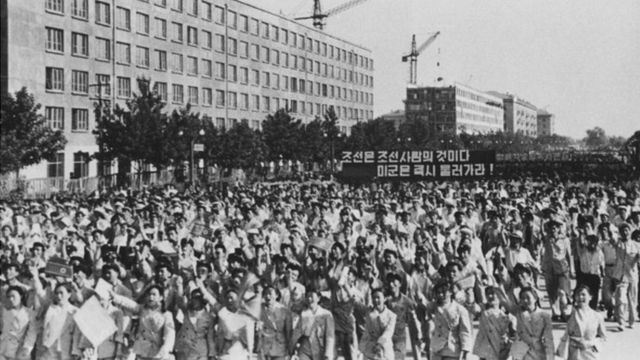 अमरीकी सेनाओं के ख़िलाफ़ उत्तर कोरिया में 1958 में निकला मार्च