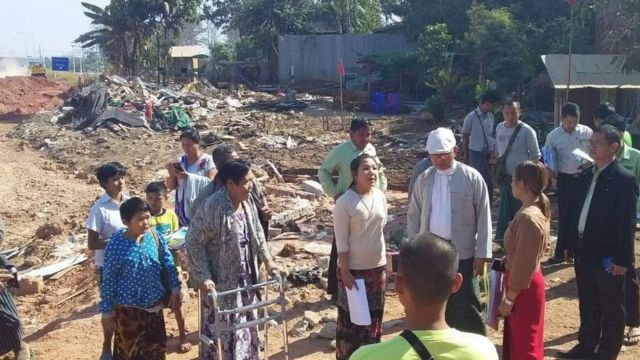 မြဝတီက အင်အားသုံးဖယ်ရှားခံရတဲ့ နေအိမ်ပိုင်ရှင်တွေကို လူအခွင့်အရေးကော်မရှင်က တွေ့ဆုံ