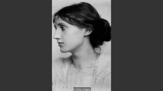 Virginia Woolf đã viết: "Bà ấy không muốn di chuyển hay nói chuyện. Bà ấy muốn nghỉ ngơi, muốn ngả người, muốn mơ màng, bà ấy cảm thấy rất mệt mỏi"