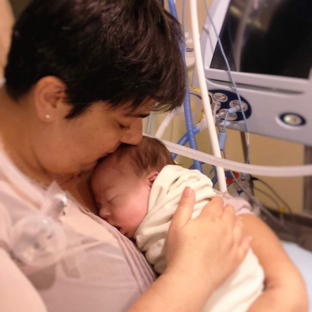 Valentina Daprile y su bebé Angelo Ray