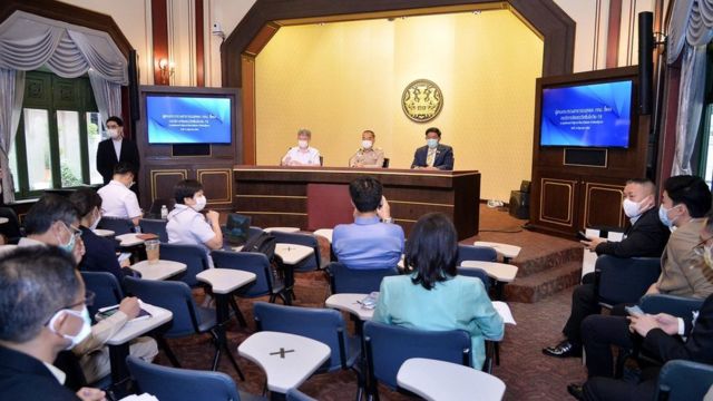 การแถลงข่าวร่วมขึ้นระหว่างกระทรวงสาธารณสุข ศูนย์บริหารสถานการณ์โควิด-19 (ศบค.) และกรุงเทพมหานคร