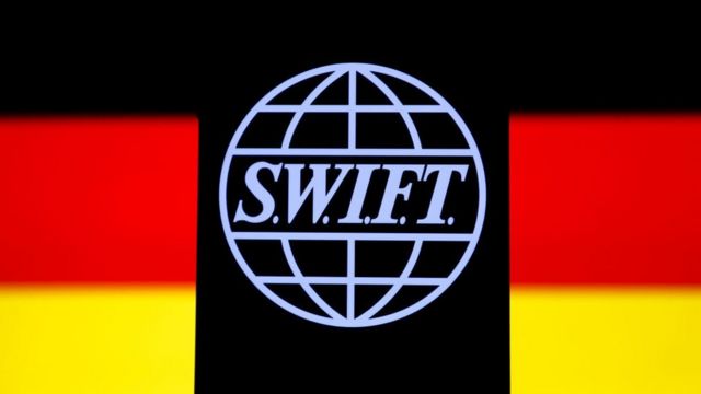 Logo de SWIFT con la bandera alemana.