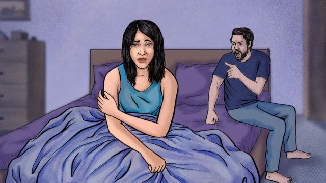 Ilustração de uma mulher e um homem na cama juntos. A mulher parece angustiada, o homem está gritando com ela com raiva.