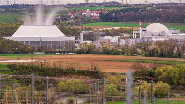 АЭС “Неккарвестхайм-2” — одна из трех последних атомных станций Германии
