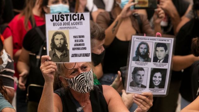 Una protesta por las desapariciones en Argentina