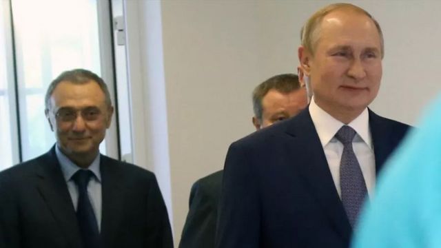 Suleiman Kerimov, à gauche, ici avec Poutine.
