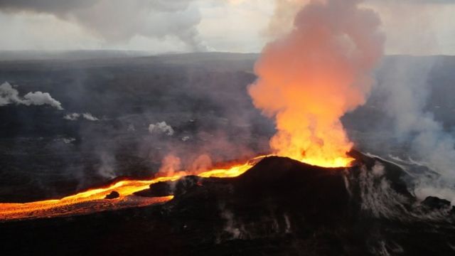 Imagem feita em 14 de julho de 2018 mostra a erupção do vulcão Kilauea, no Havaí
