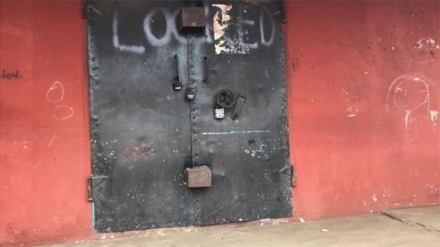 Nigerian shop wey dem lock for Ghana