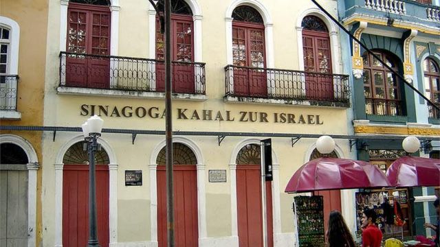 Fachadas da sinagoga Kahal Zur Israel
