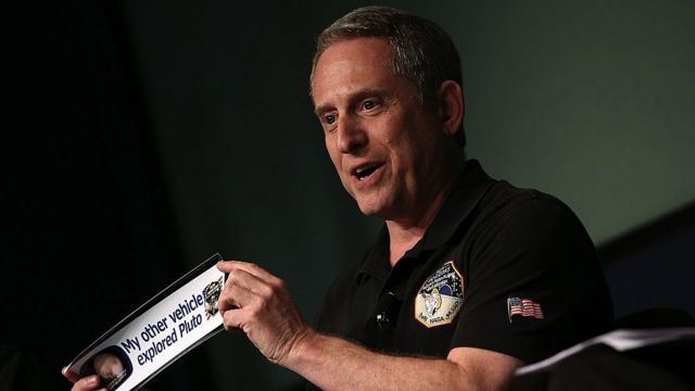 Alan Stern, el científico jefe de la misión New Horizons de la NASA a Plutón, es un crítico vocal de la reclasificación.