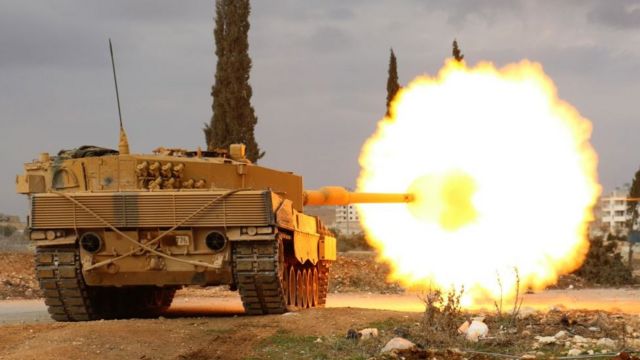 A Leopard 2 tank during battles against Islamic State fighters in the city of Al-Bab, 2016