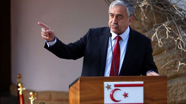 Ersin Tatar öncesinde Kuzey Kıbrıs'ta Cumhurbaşkanlığı görevinde bulunan Mustafa Akıncı, Türkiye'nin seçimlere müdahale ettiğini öne sürmüştü.