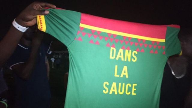 "Dans la sauce", c'est le slogan utilisé par les supporters camerounais pendant la compétition inspiré d'une chanson interprétée par Reniss, une chanteuse camerounaise